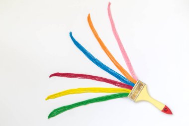 Çok renkli iplik izole beyaz arka plan minimalist sanat kavramı üzerinde ile fırça.
