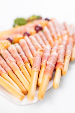 Jambonlu Grissini ekmeği yakın..