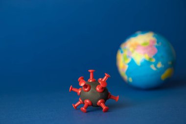 Coronavirus hücresi dünyayı asgari yaratıcı konseptle tehdit ediyor. Kopyalamak için boşluk.