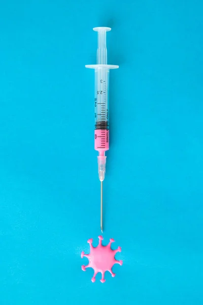 Conceito Vacina Com Seringa Gota Forma Célula Coronavírus — Fotografia de Stock
