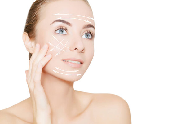  Лицо женщины с отметинами и стрелами на белом
