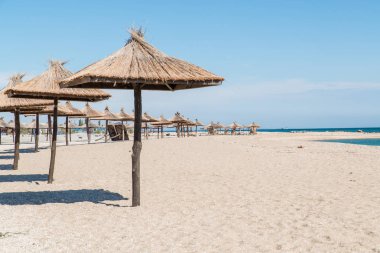 Deniz plaj güneş şemsiyesi