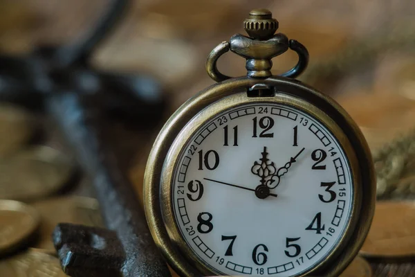 Montre de poche fond en bois — Photo