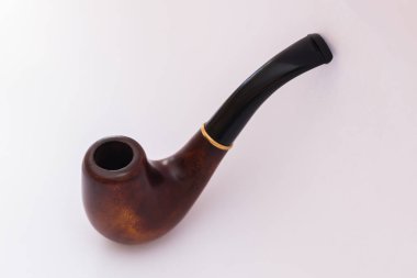 Beyaz arka plan üzerinde izole pipo