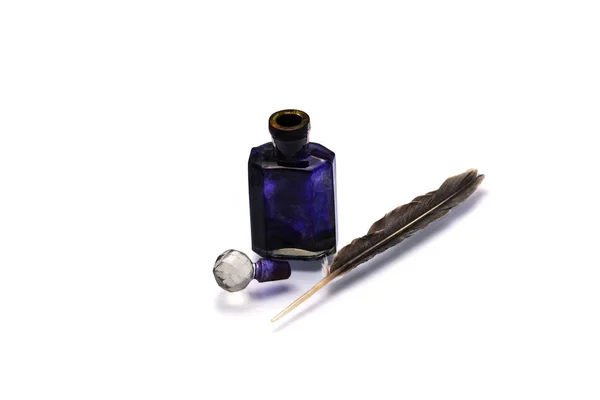 Beyaz bir arka plan üzerinde antik InkWell