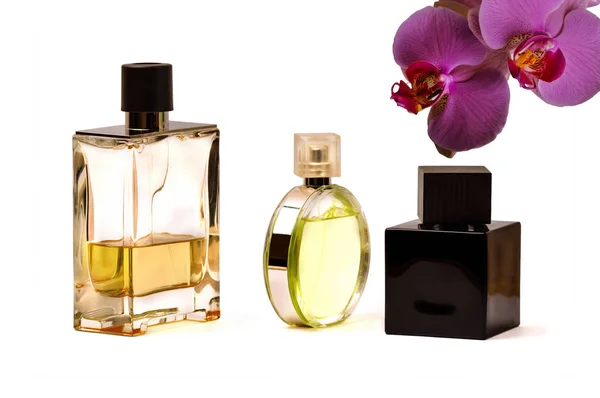 Frasco de perfume aislado sobre fondo blanco. Hay una manera — Foto de Stock