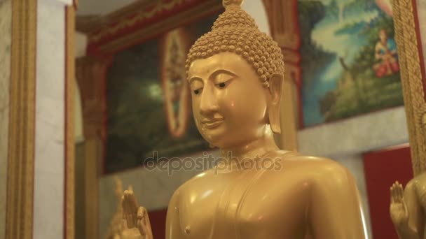 Faccia di statua d'oro Budda — Video Stock