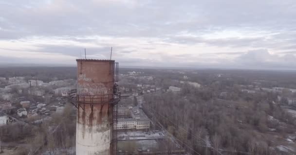 Chimenea de la antigua fábrica — Vídeos de Stock