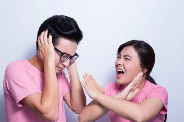 Frau verärgert ihren Freund — Stockfoto