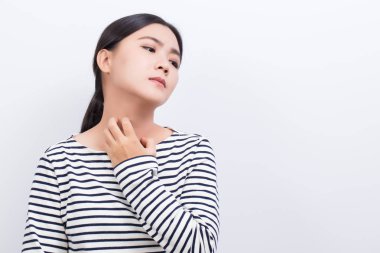 Boynunu kaşıma kadın