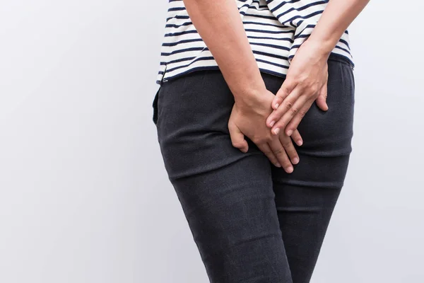 Donna ha la diarrea tenendo il culo — Foto Stock