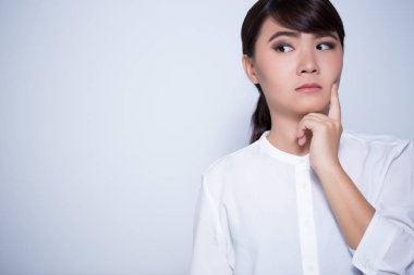 Kadın bir karıştırmayın vardır