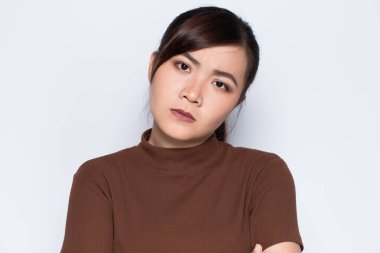 Tecrit edilmiş öfkeli bir kadın.