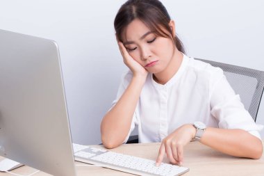 Kadın kullanıyorsanız bilgisayarı ve sıkıcı hissediyorum