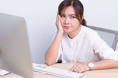 Kadın kullanıyorsanız bilgisayarı ve sıkıcı hissediyorum