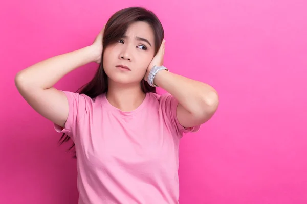 Asian woman close her ears — Stock Photo, Image