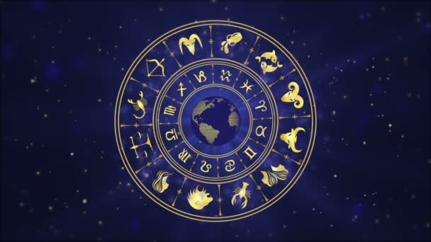 Rueda del horóscopo, círculo del zodíaco sobre el fondo azul oscuro con partículas brillantes — Vídeos de Stock