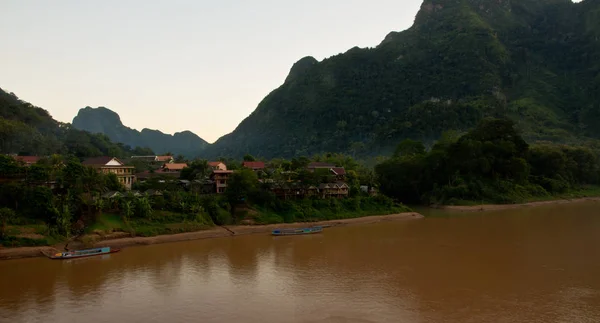 Paisaje del río Nong Khiaw y Ou, Laos — Foto de Stock