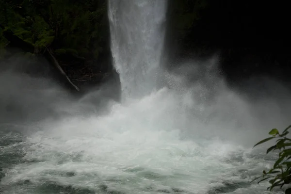 Gischt aus Wasserfall — Stockfoto