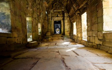 Koridorda bir Ankor Wat Tapınağı