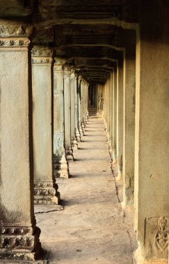 Koridorda bir Ankor Wat Tapınağı
