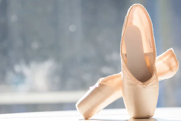 Пара балетных туфель, пуантов — стоковое фото