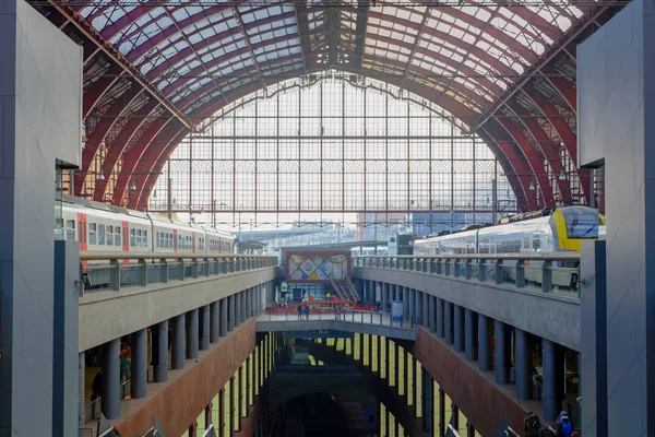 Estação Ferroviária Central de Antuérpia na Bélgica — Fotografia de