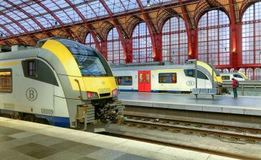 Antwerp, Belçika, Eylül 2019: Antwerp Merkez İstasyonunun üst katı