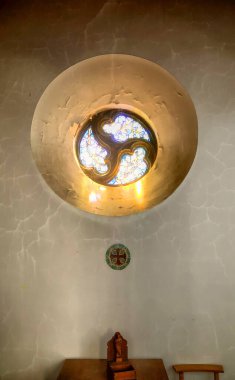 Eski kilise penceresi.