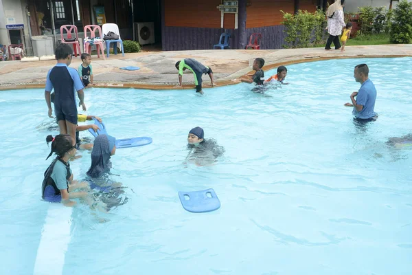 Hatyai Thailand Circa December 2017 Young Happy Children Enjoy Swimming — Stock fotografie