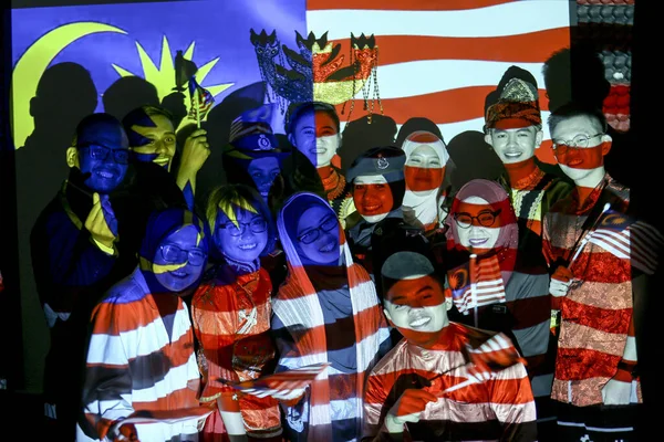 말레이시아 콸라룸푸르 2019 말레이시아 국기를 아시아 문화권 사람들 — 스톡 사진