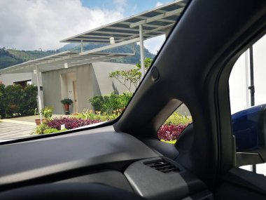 Bukit Tinggi Pahang, Malezya - 24 Julai, 2019: Aurel Sığınak Bentong Pahang 'daki otomobil fuarında Nissan Leaf Electric Car