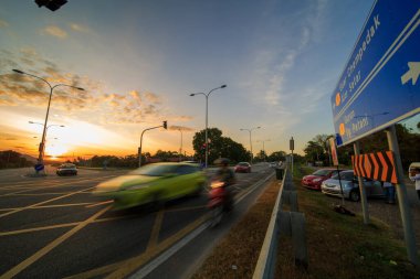 Kedah, Malezya. 16 Ocak 2020: Güney ve Kuzey Malezya 'yı birbirine bağlayan otoyolda R & R & R Gurun Kedah' a çıkış. Artı Otoyol olarak bilinir..