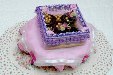 Çiçekli Malezya düğün süsü