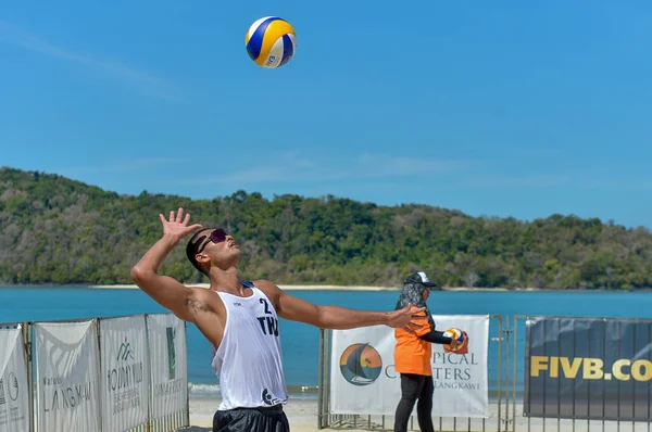 IANGKAWI, MALAYSIA - 13 Mart 2020: K. Dunwinit ve S. Prathip Tayland 'dan Annerstedt ve İsveç' ten Johansson 'a karşı FIVB Beach Voleybol Dünya Turu Langkawi 2020