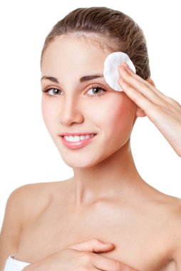 pamuk yastık kullanan kadın