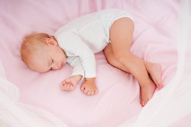 güzel uyuyan bebek