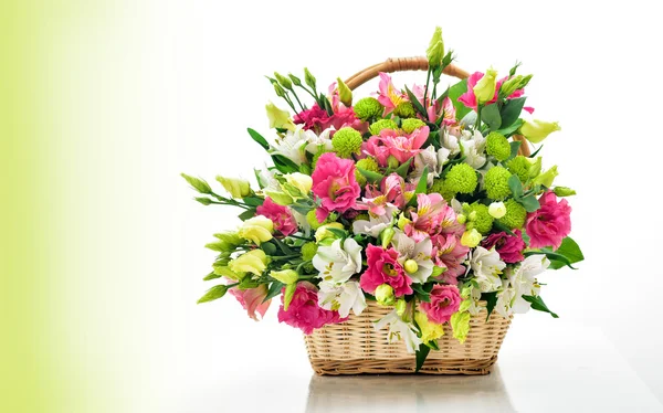 鮮やかな花の美しい花束 — ストック写真