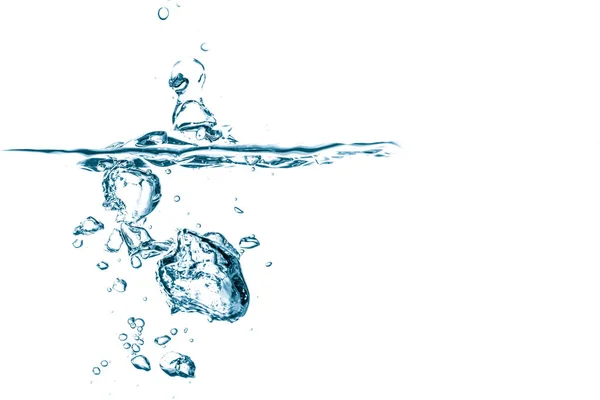 Сплеск води з бульбашками повітря крупним планом деталі ізольовані — стокове фото