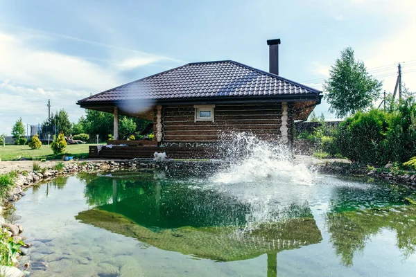 BATH AND POND IN THE VILLage — стоковое фото