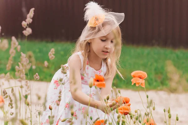 Open Air Spring Girl Flowers Portrait — Stock Photo, Image