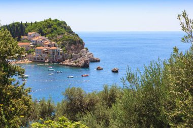 Rahat deniz Karadağ, Balkanlar, Adriyatik Denizi, Avrupa içinde Budva Riviera'sında defne güzel görünümü