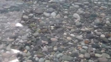 İnanılmaz derecede temiz ve şeffaf deniz suyu yaz aylarında