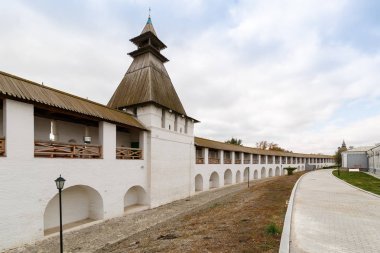 Astrakhan, Rusya Federasyonu, 23 Ekim 2017: Zhitnyaya Kulesi Astrahan Kremlin'in
