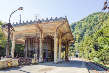 Yeni Athos, Abhazya, Gürcistan, 19 Eylül 2017: The Psirtskha Railway Station güneşli yaz gününde