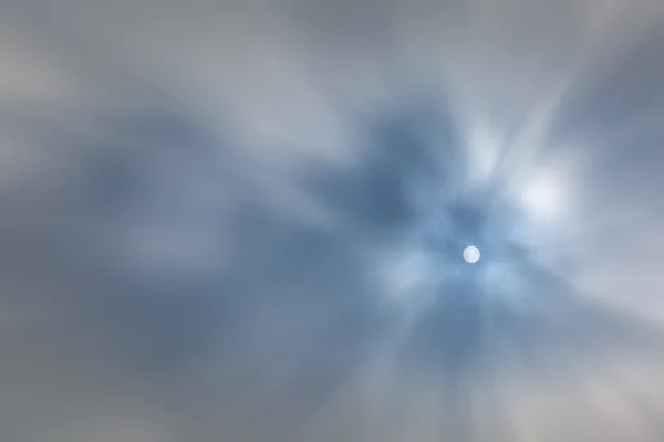 Disco Sol Lua Céu Nublado Impressão Feita Movimento Através Das — Fotografia de Stock