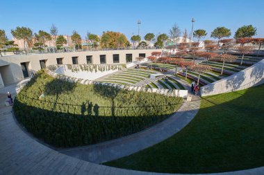 Krasnodar, Rusya, 12 Kasım 2017: Krasnodar futbol kulübünün parkında yeşil amfitiyatro