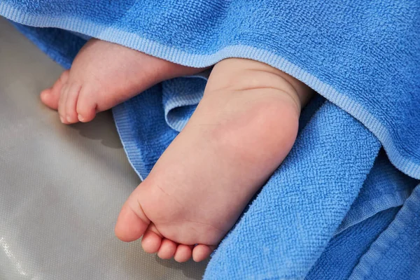Feet Small Sleeping Baby Beach — Stock Photo, Image