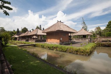 Taman Ayun Tapınağı veya Pura Taman Ayun Mengwi olarak bilinir