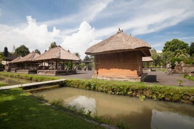 Taman Ayun Tapınağı veya Pura Taman Ayun Mengwi olarak bilinir
